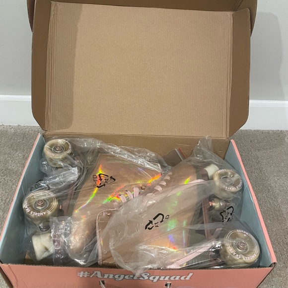 Angel Skates - Picture 6 of 9